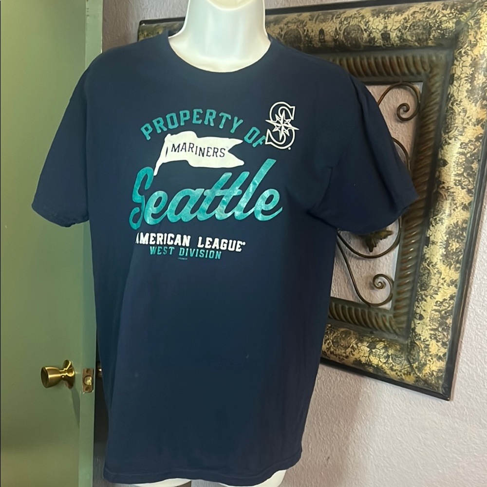 MLB Seattle Mariners Tee - women’s Navy Blue Tee with classic logo Sz M